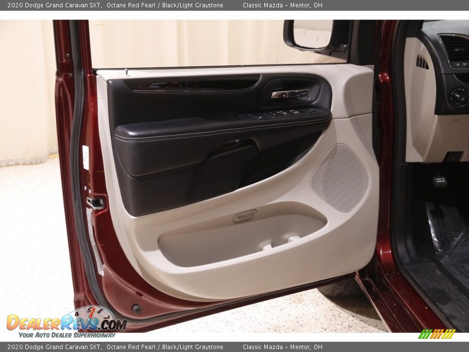 2020 Dodge Grand Caravan SXT Octane Red Pearl / Black/Light Graystone Photo #4