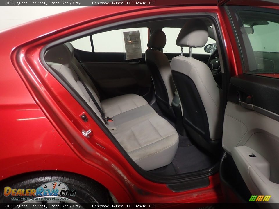 2018 Hyundai Elantra SE Scarlet Red / Gray Photo #35