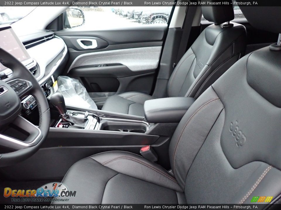 2022 Jeep Compass Latitude Lux 4x4 Diamond Black Crystal Pearl / Black Photo #11