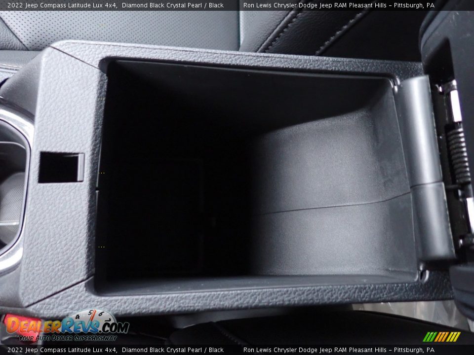 2022 Jeep Compass Latitude Lux 4x4 Diamond Black Crystal Pearl / Black Photo #18