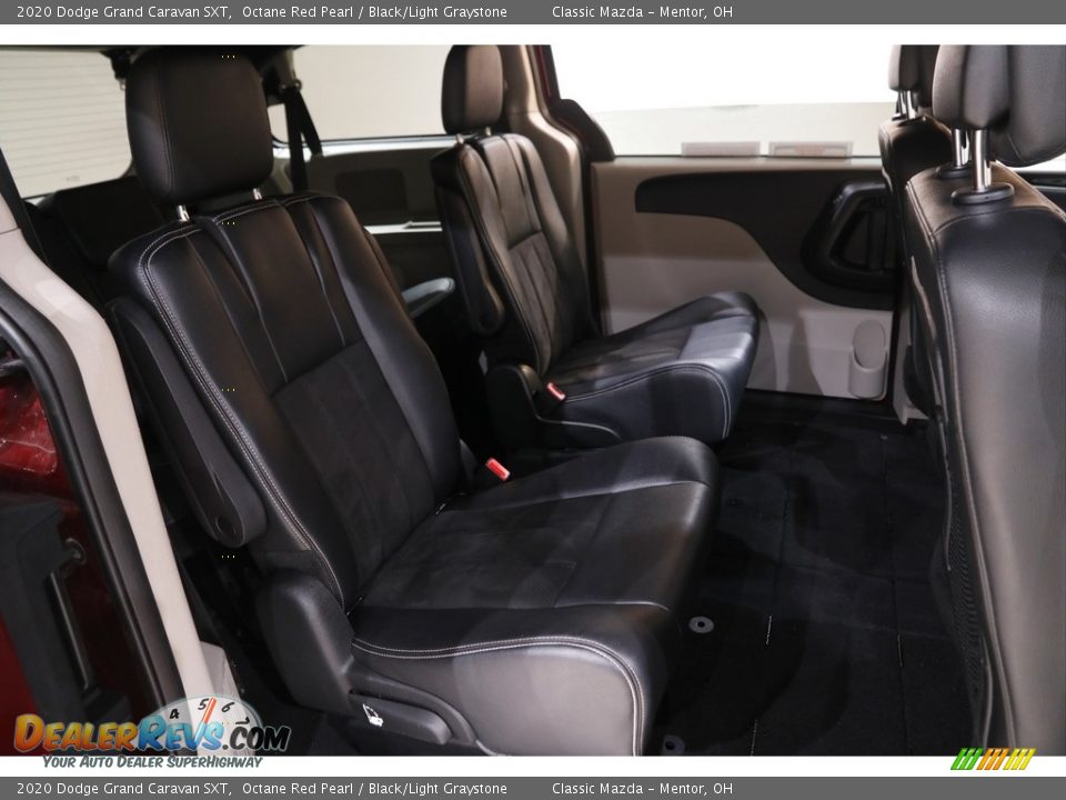2020 Dodge Grand Caravan SXT Octane Red Pearl / Black/Light Graystone Photo #17