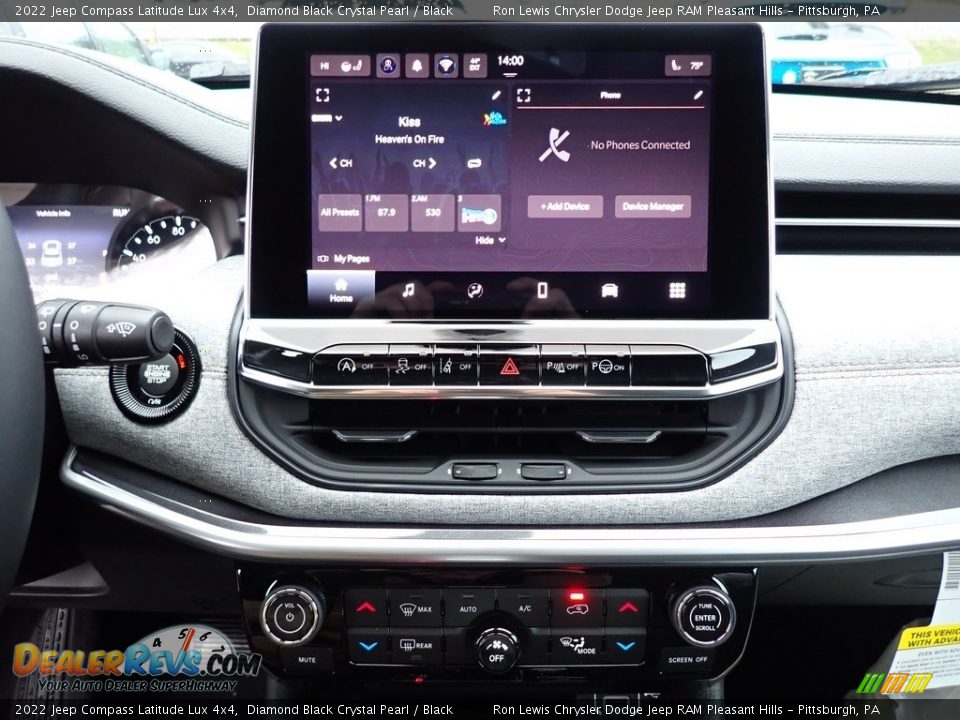 2022 Jeep Compass Latitude Lux 4x4 Diamond Black Crystal Pearl / Black Photo #20