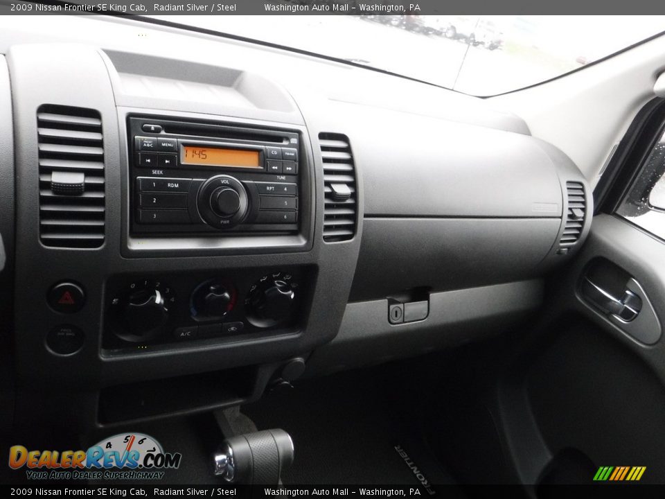 2009 Nissan Frontier SE King Cab Radiant Silver / Steel Photo #21