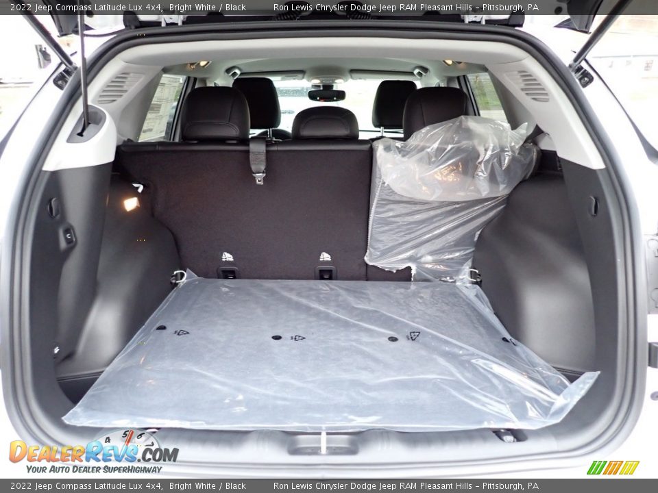 2022 Jeep Compass Latitude Lux 4x4 Bright White / Black Photo #5