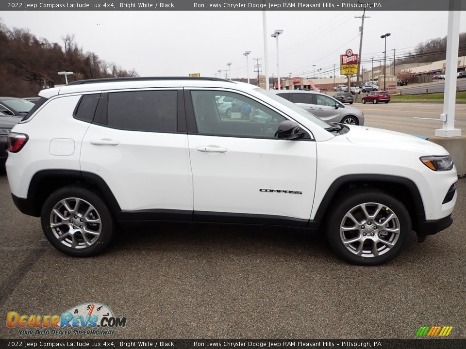 2022 Jeep Compass Latitude Lux 4x4 Bright White / Black Photo #7