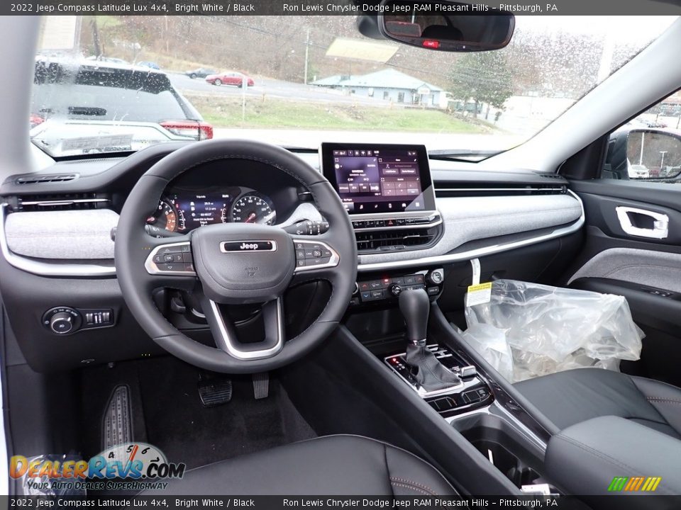 2022 Jeep Compass Latitude Lux 4x4 Bright White / Black Photo #13