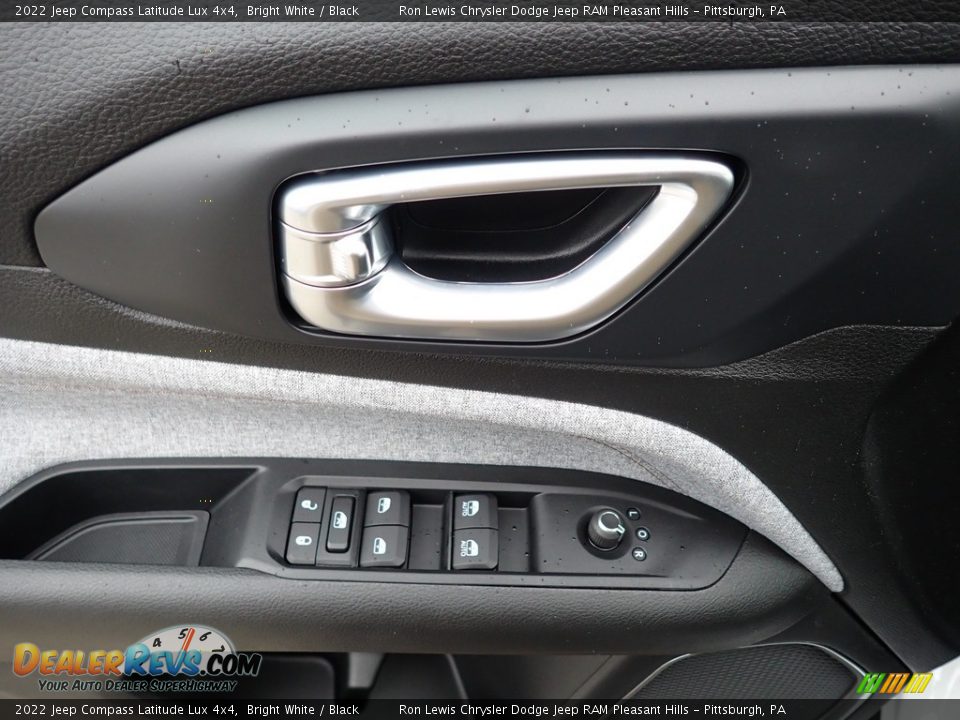 2022 Jeep Compass Latitude Lux 4x4 Bright White / Black Photo #14