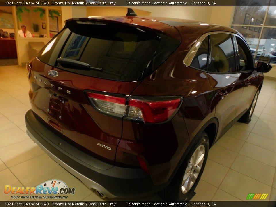 2021 Ford Escape SE 4WD Bronze Fire Metallic / Dark Earth Gray Photo #2