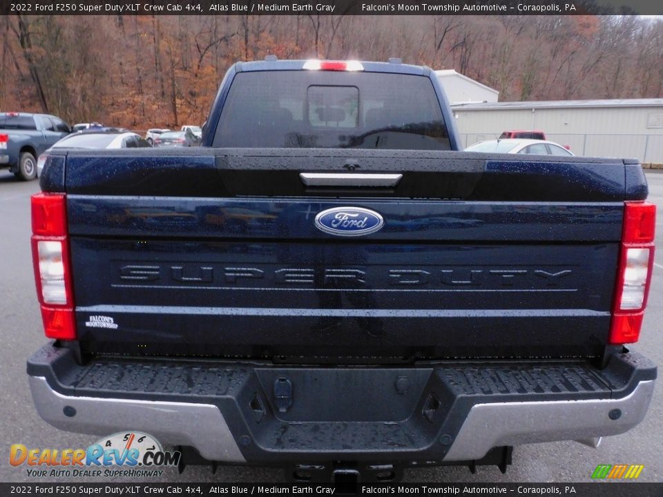 2022 Ford F250 Super Duty XLT Crew Cab 4x4 Atlas Blue / Medium Earth Gray Photo #3