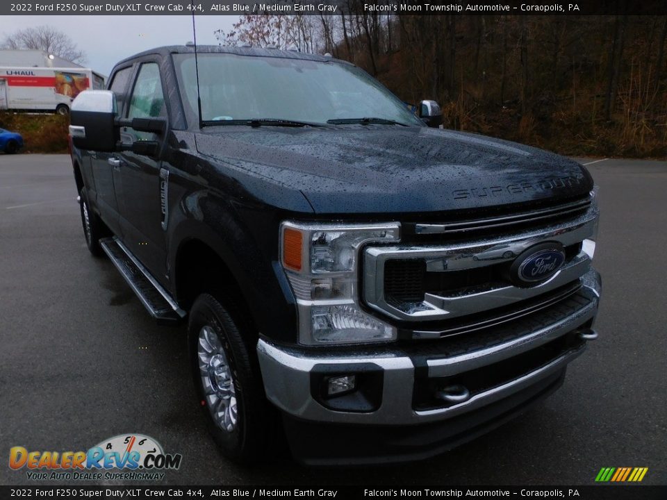 2022 Ford F250 Super Duty XLT Crew Cab 4x4 Atlas Blue / Medium Earth Gray Photo #9