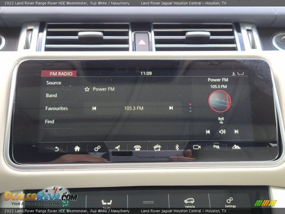 Controls of 2022 Land Rover Range Rover HSE Westminster Photo #20