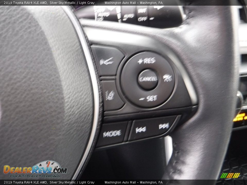 2019 Toyota RAV4 XLE AWD Silver Sky Metallic / Light Gray Photo #9