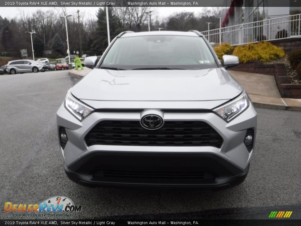 2019 Toyota RAV4 XLE AWD Silver Sky Metallic / Light Gray Photo #11