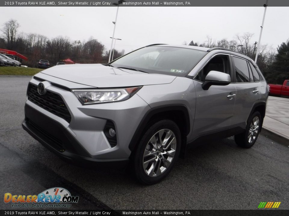2019 Toyota RAV4 XLE AWD Silver Sky Metallic / Light Gray Photo #12