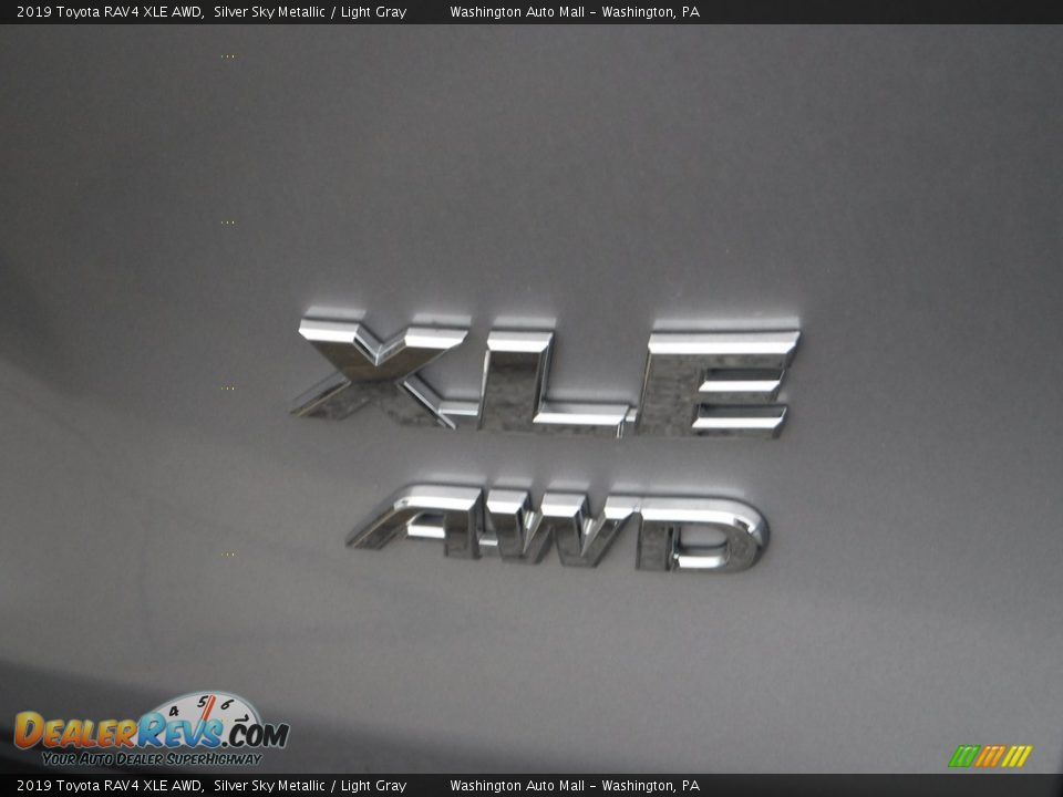 2019 Toyota RAV4 XLE AWD Silver Sky Metallic / Light Gray Photo #17