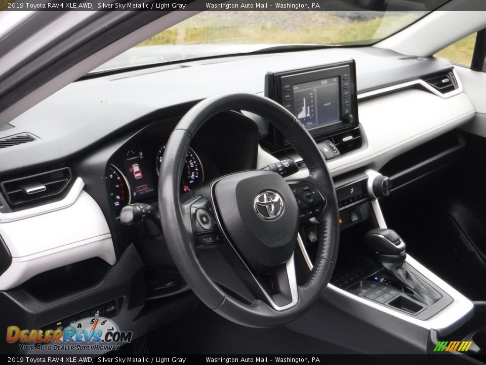 2019 Toyota RAV4 XLE AWD Silver Sky Metallic / Light Gray Photo #19