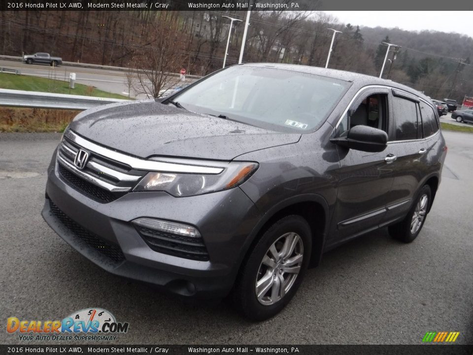 Front 3/4 View of 2016 Honda Pilot LX AWD Photo #11