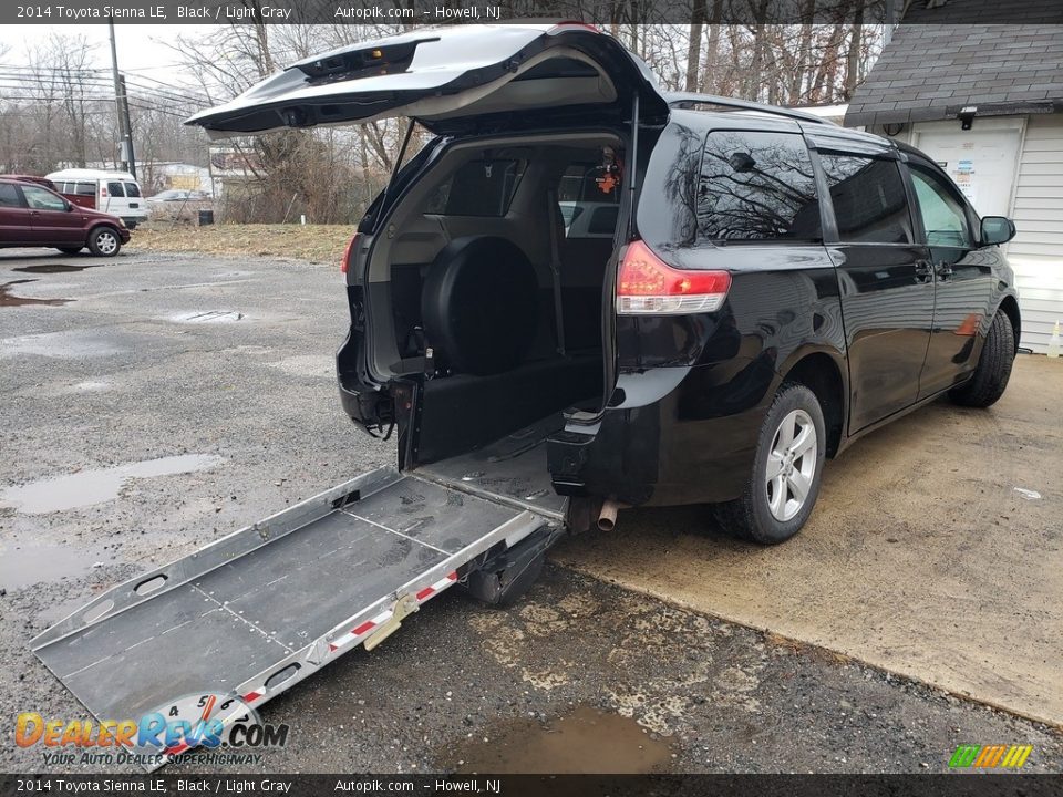 2014 Toyota Sienna LE Black / Light Gray Photo #1