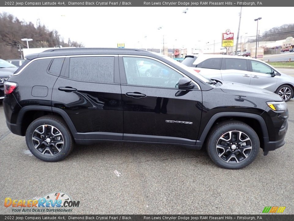 2022 Jeep Compass Latitude 4x4 Diamond Black Crystal Pearl / Black Photo #7