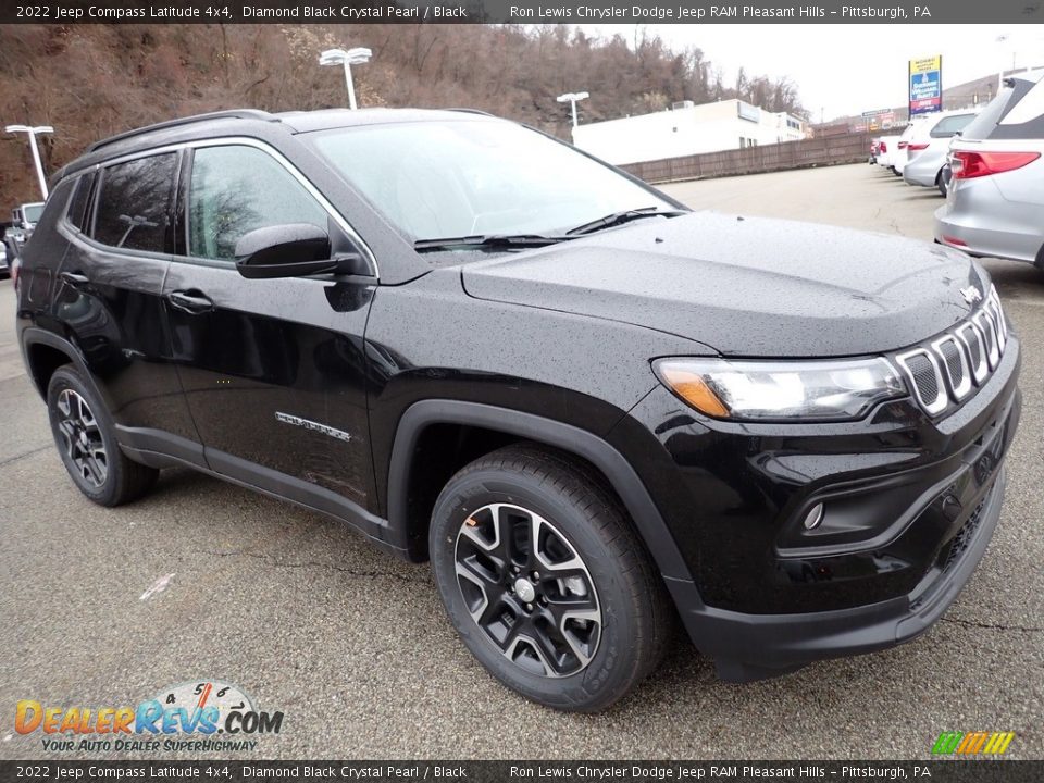 2022 Jeep Compass Latitude 4x4 Diamond Black Crystal Pearl / Black Photo #8