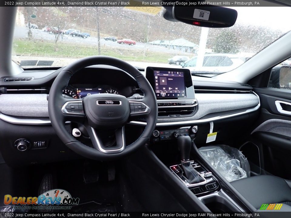 2022 Jeep Compass Latitude 4x4 Diamond Black Crystal Pearl / Black Photo #13