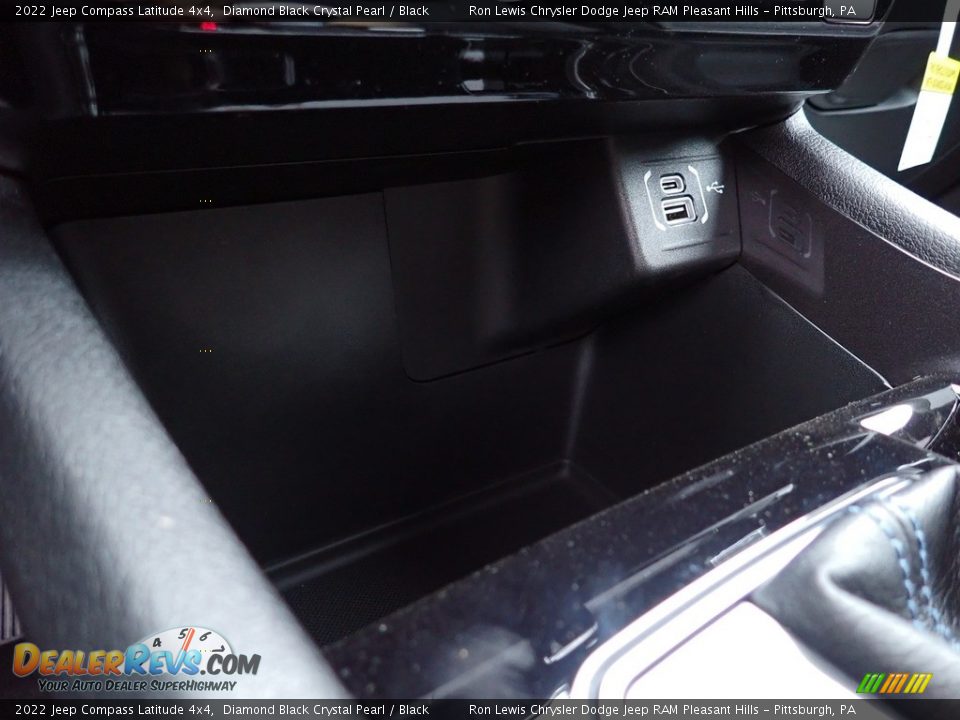 2022 Jeep Compass Latitude 4x4 Diamond Black Crystal Pearl / Black Photo #17
