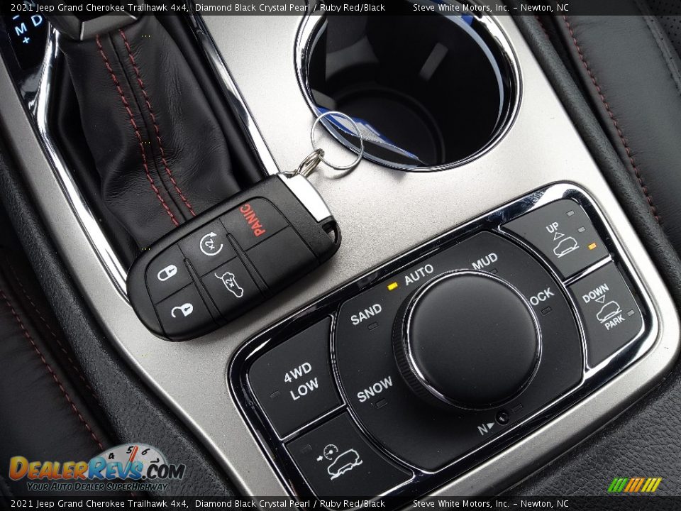 Controls of 2021 Jeep Grand Cherokee Trailhawk 4x4 Photo #34