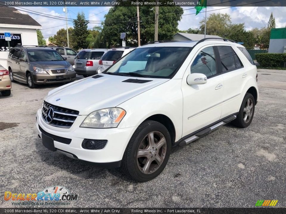 Front 3/4 View of 2008 Mercedes-Benz ML 320 CDI 4Matic Photo #1