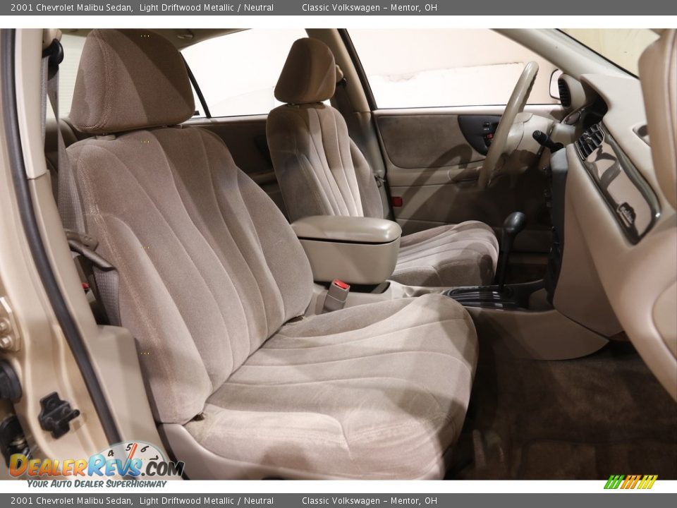 2001 Chevrolet Malibu Sedan Light Driftwood Metallic / Neutral Photo #14