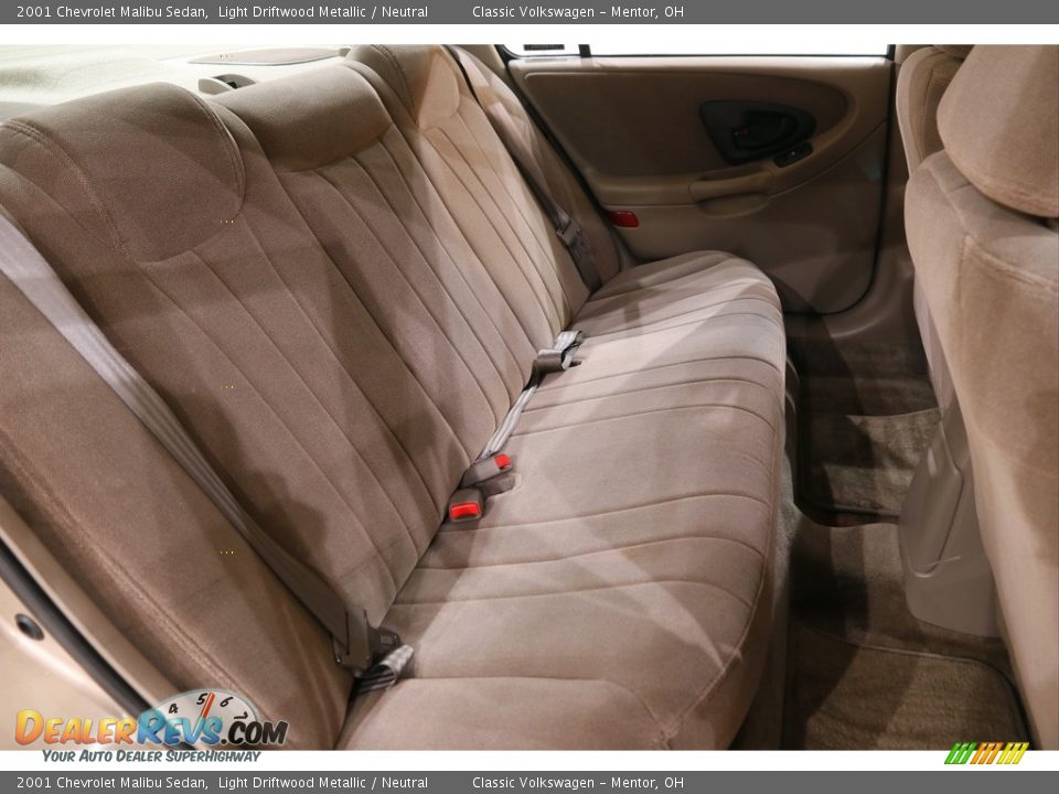 2001 Chevrolet Malibu Sedan Light Driftwood Metallic / Neutral Photo #15