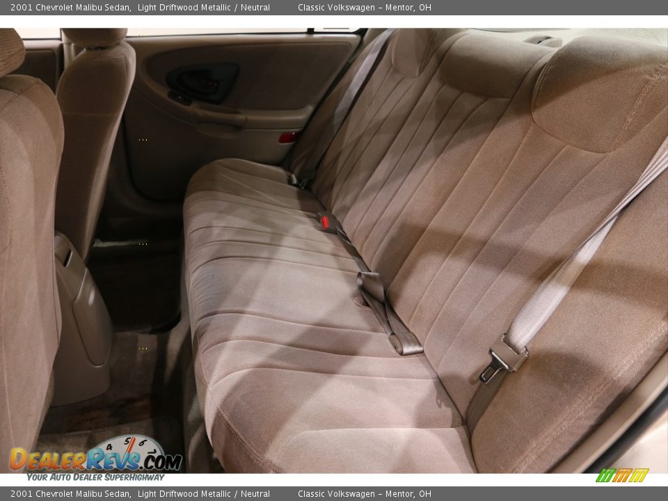 2001 Chevrolet Malibu Sedan Light Driftwood Metallic / Neutral Photo #16