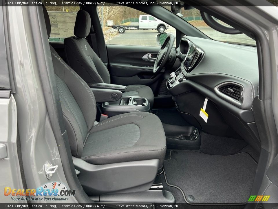 2021 Chrysler Pacifica Touring Ceramic Gray / Black/Alloy Photo #18