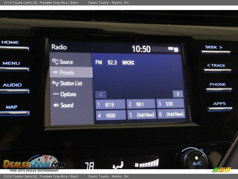 2019 Toyota Camry SE Predawn Gray Mica / Black Photo #10