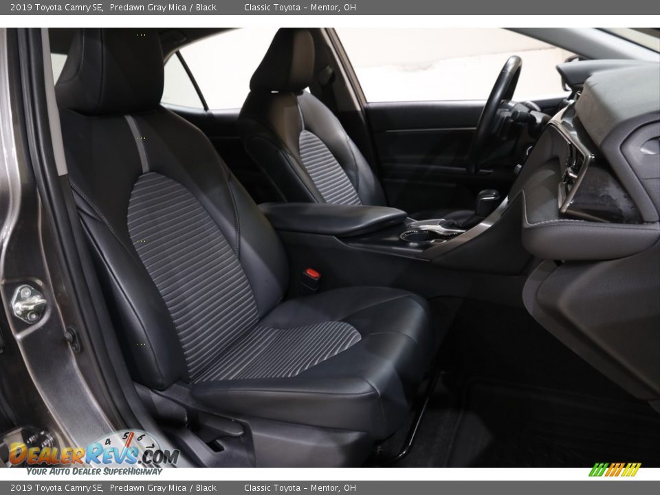 2019 Toyota Camry SE Predawn Gray Mica / Black Photo #13