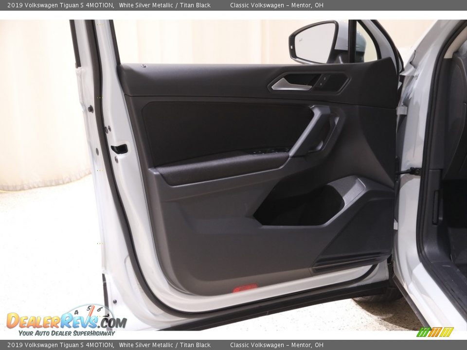 2019 Volkswagen Tiguan S 4MOTION White Silver Metallic / Titan Black Photo #4