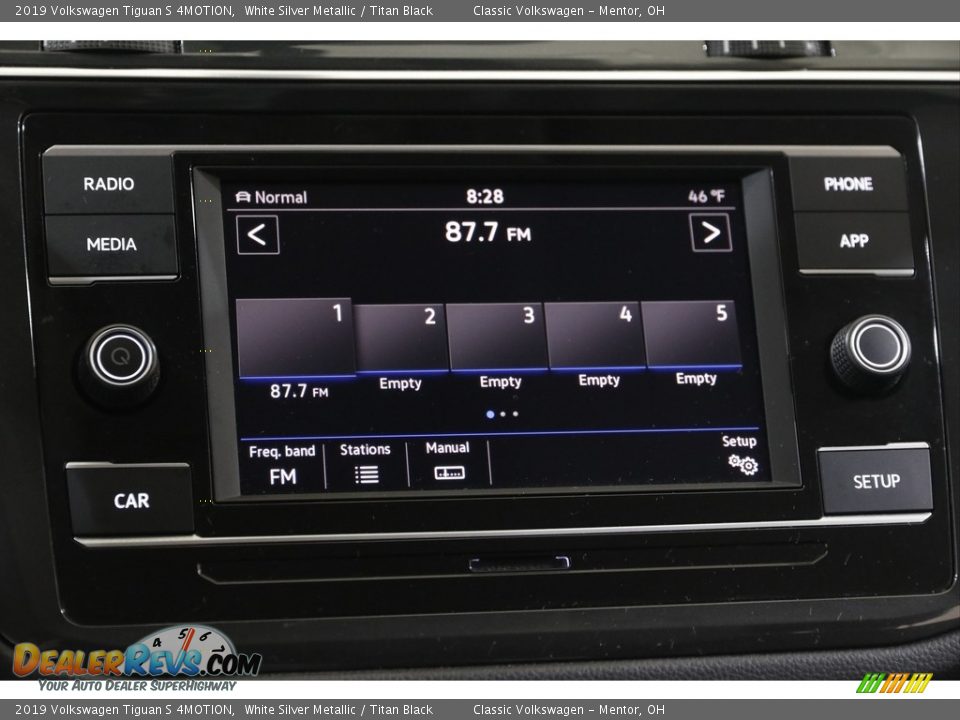 2019 Volkswagen Tiguan S 4MOTION White Silver Metallic / Titan Black Photo #10