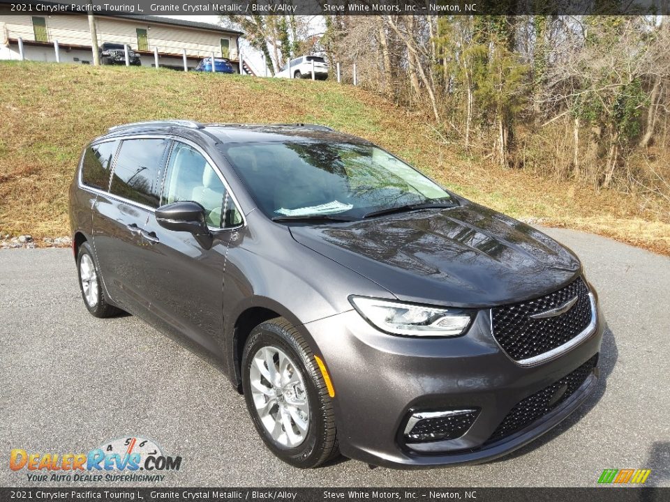 2021 Chrysler Pacifica Touring L Granite Crystal Metallic / Black/Alloy Photo #4