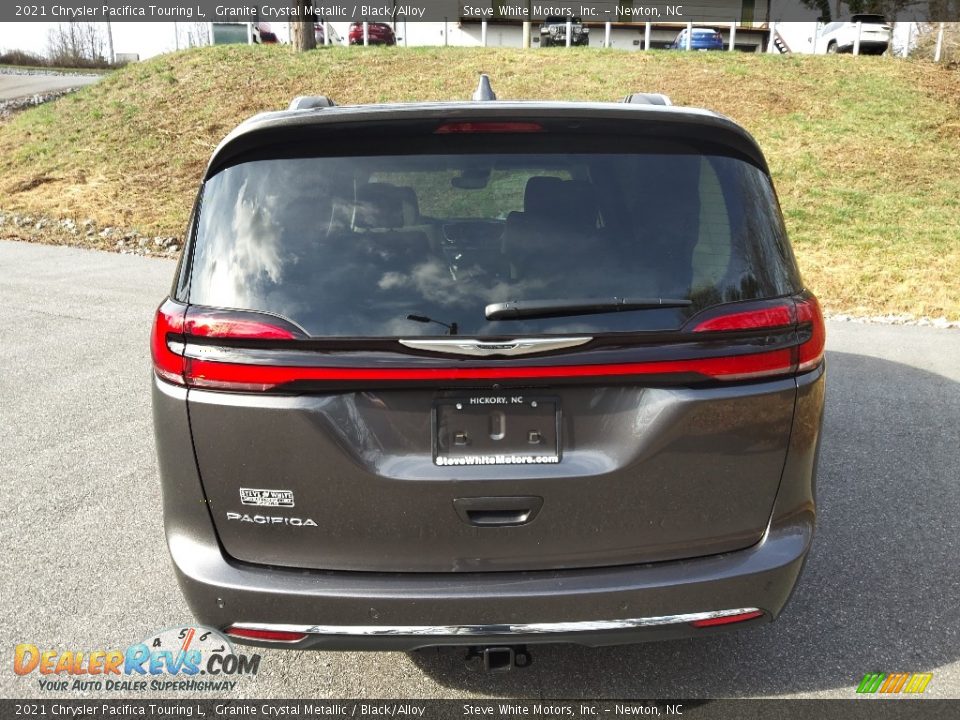 2021 Chrysler Pacifica Touring L Granite Crystal Metallic / Black/Alloy Photo #7