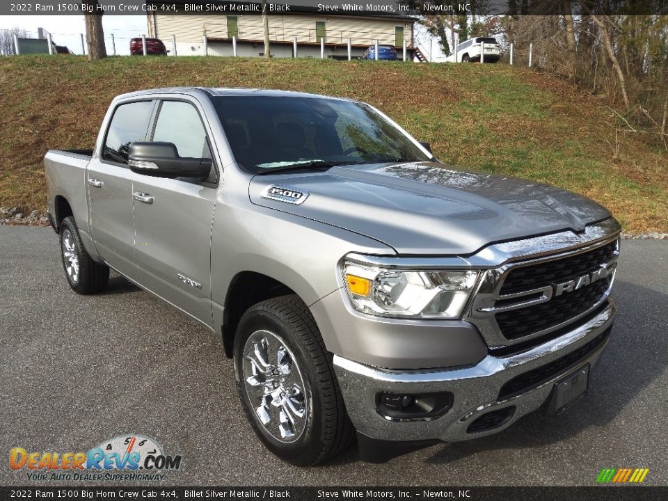 Front 3/4 View of 2022 Ram 1500 Big Horn Crew Cab 4x4 Photo #4