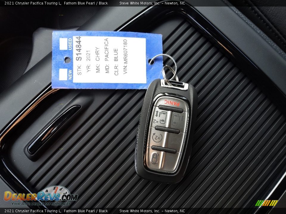Keys of 2021 Chrysler Pacifica Touring L Photo #31
