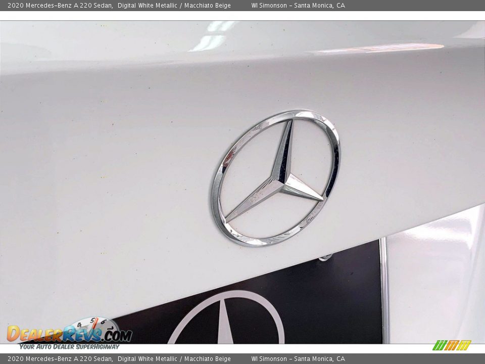 2020 Mercedes-Benz A 220 Sedan Digital White Metallic / Macchiato Beige Photo #7