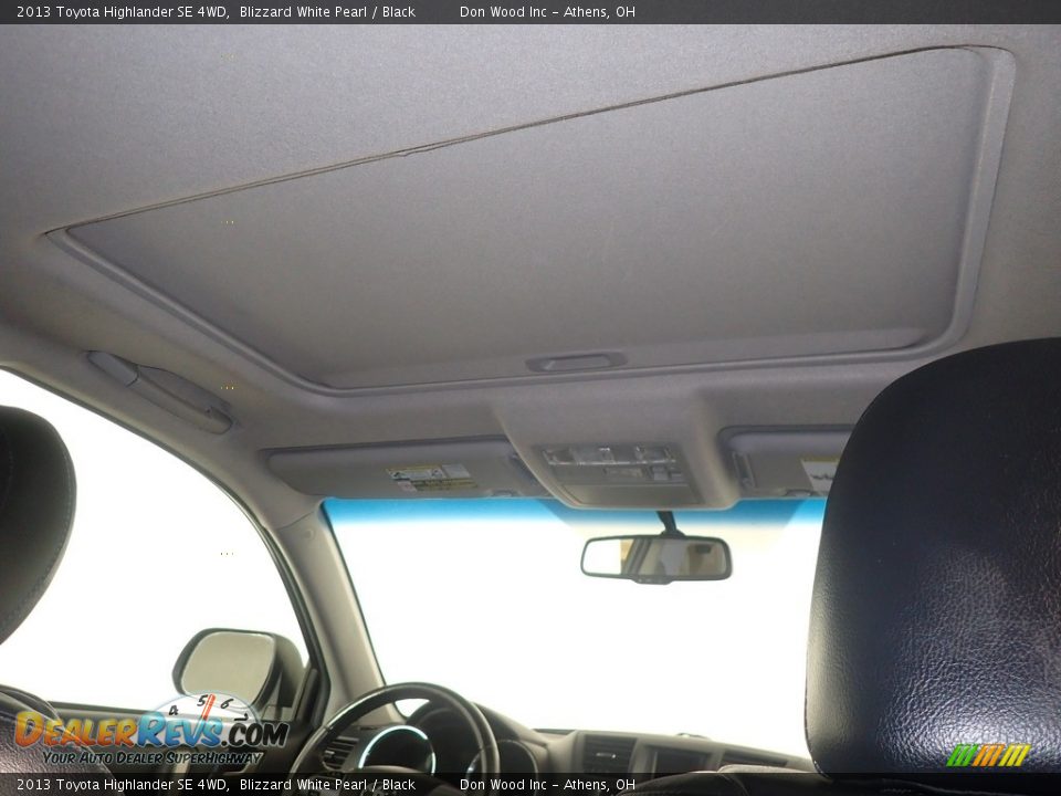 2013 Toyota Highlander SE 4WD Blizzard White Pearl / Black Photo #2