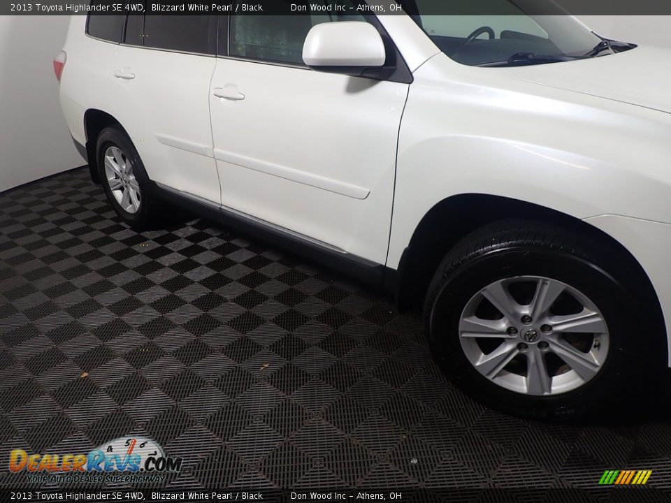 2013 Toyota Highlander SE 4WD Blizzard White Pearl / Black Photo #6