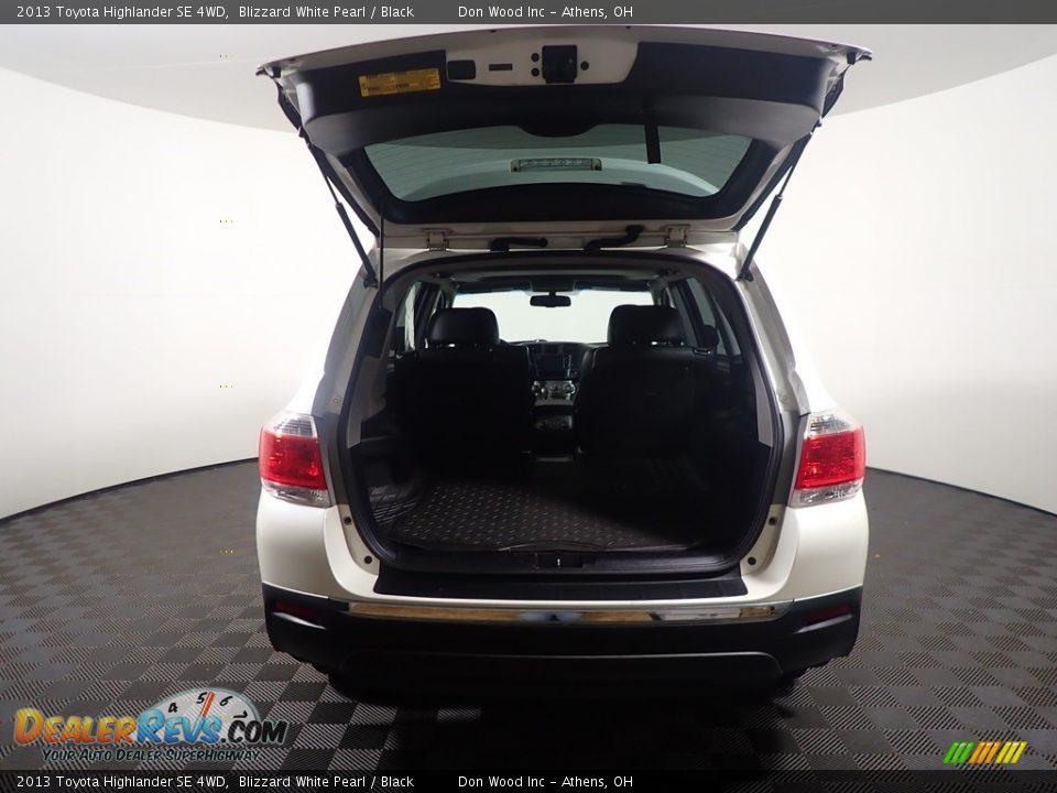 2013 Toyota Highlander SE 4WD Blizzard White Pearl / Black Photo #16