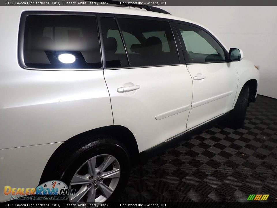 2013 Toyota Highlander SE 4WD Blizzard White Pearl / Black Photo #22