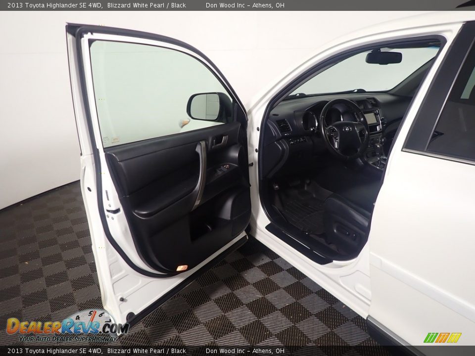 2013 Toyota Highlander SE 4WD Blizzard White Pearl / Black Photo #23