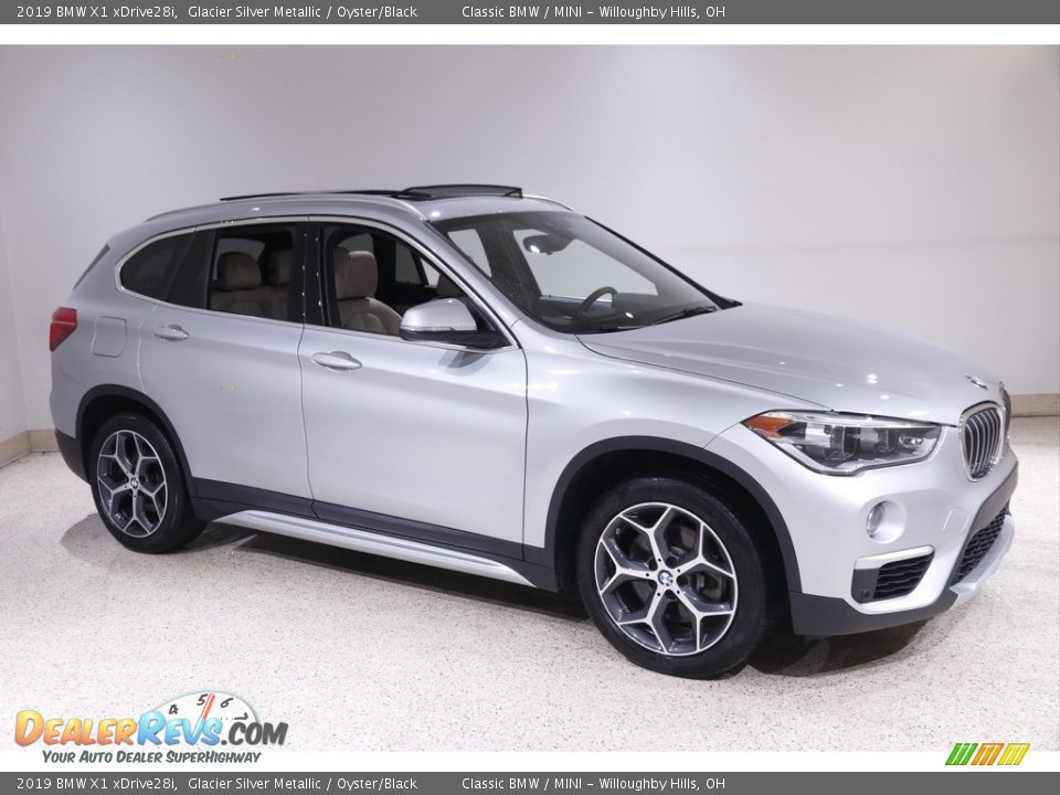 2019 BMW X1 xDrive28i Glacier Silver Metallic / Oyster/Black Photo #1