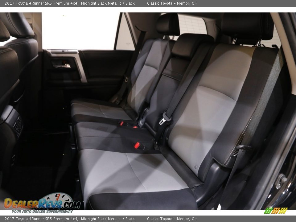 2017 Toyota 4Runner SR5 Premium 4x4 Midnight Black Metallic / Black Photo #17