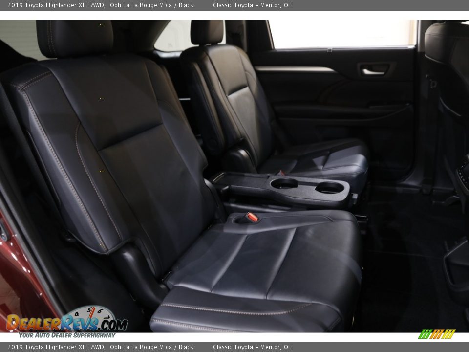 2019 Toyota Highlander XLE AWD Ooh La La Rouge Mica / Black Photo #16