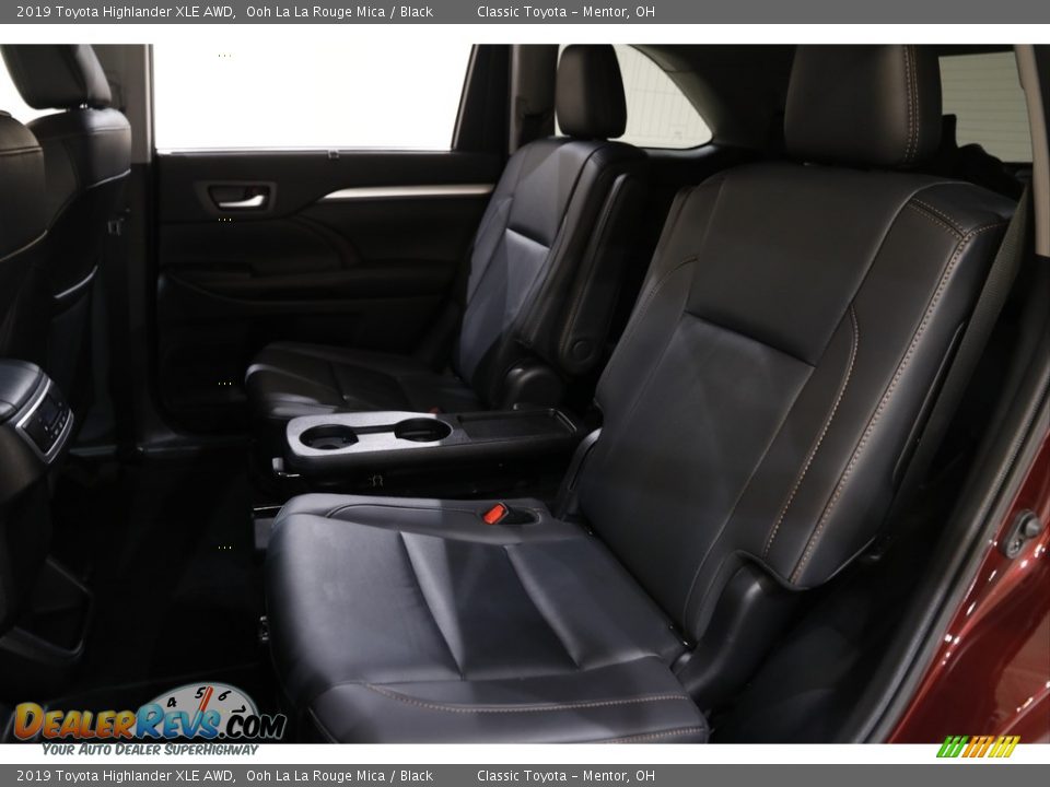 2019 Toyota Highlander XLE AWD Ooh La La Rouge Mica / Black Photo #17
